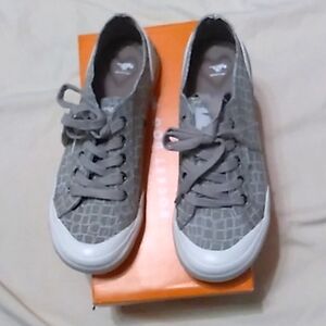 NIB Womens Rocket Dog Taupe (tanish grey) shoes size 9